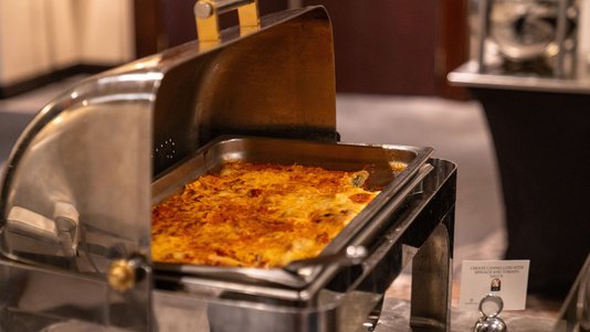 hot food warmer display case with prepared meals